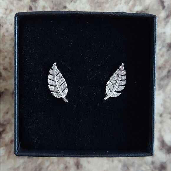 925 Sterling Silver Feather Earrings - Picture 1 of 9